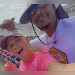 LIVE LISTING 🤗 Join me for some boujee bargains!